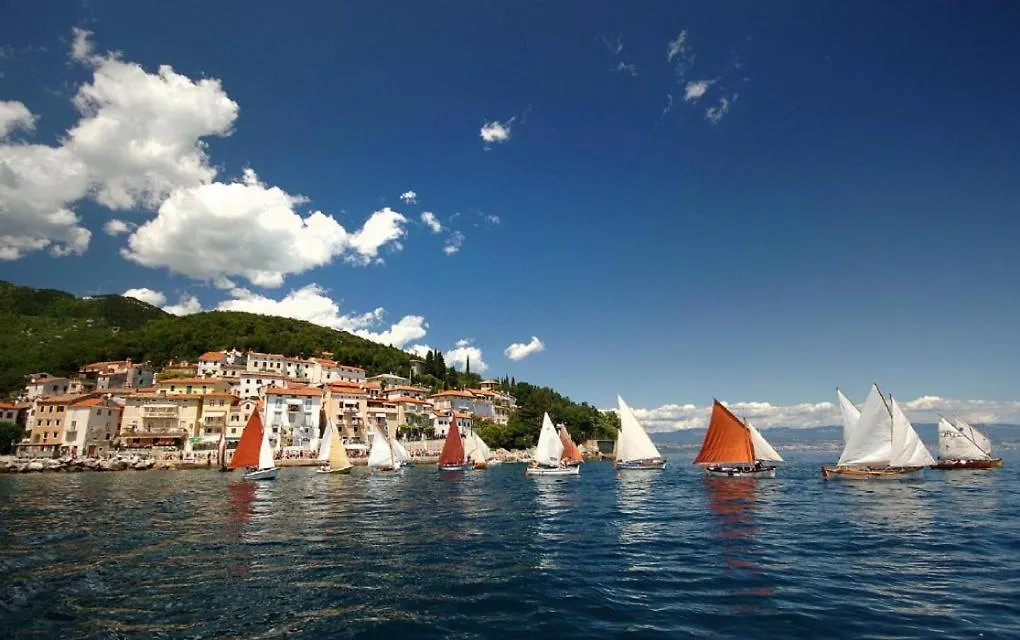 Apartment Near The Sea Moscenicka Draga